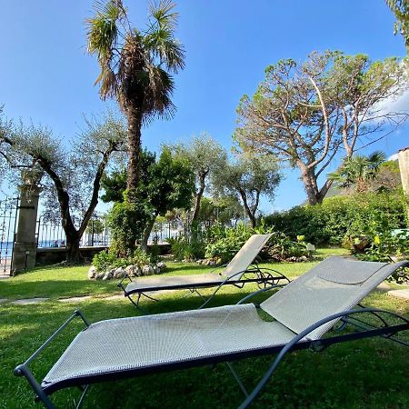 Casa Vacanze Gabbianella Villa Con Giardino Lungolago Maderno Toscolano-Maderno Exterior foto